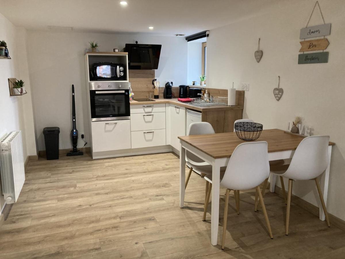 Appartement Au Coeur D'Espalion Le Perchoir Du Lot Bagian luar foto