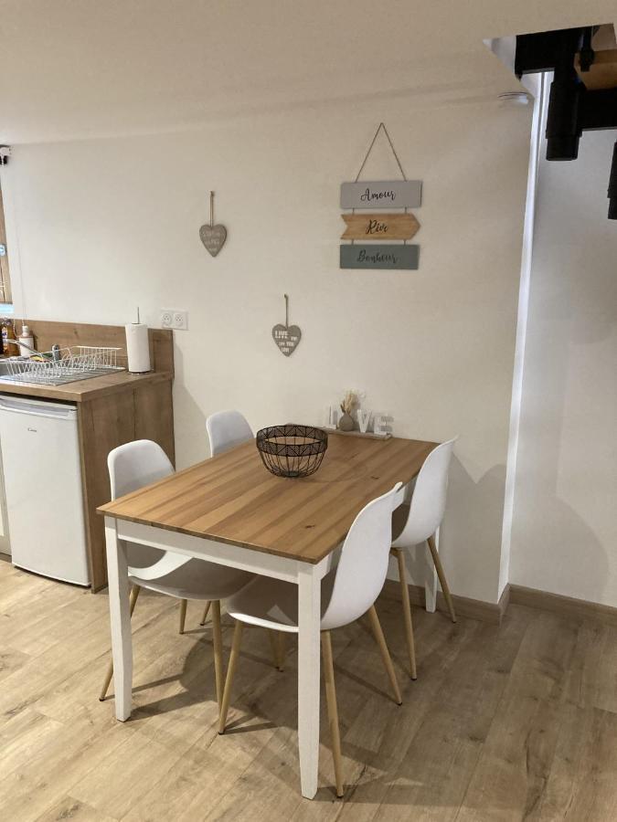 Appartement Au Coeur D'Espalion Le Perchoir Du Lot Bagian luar foto