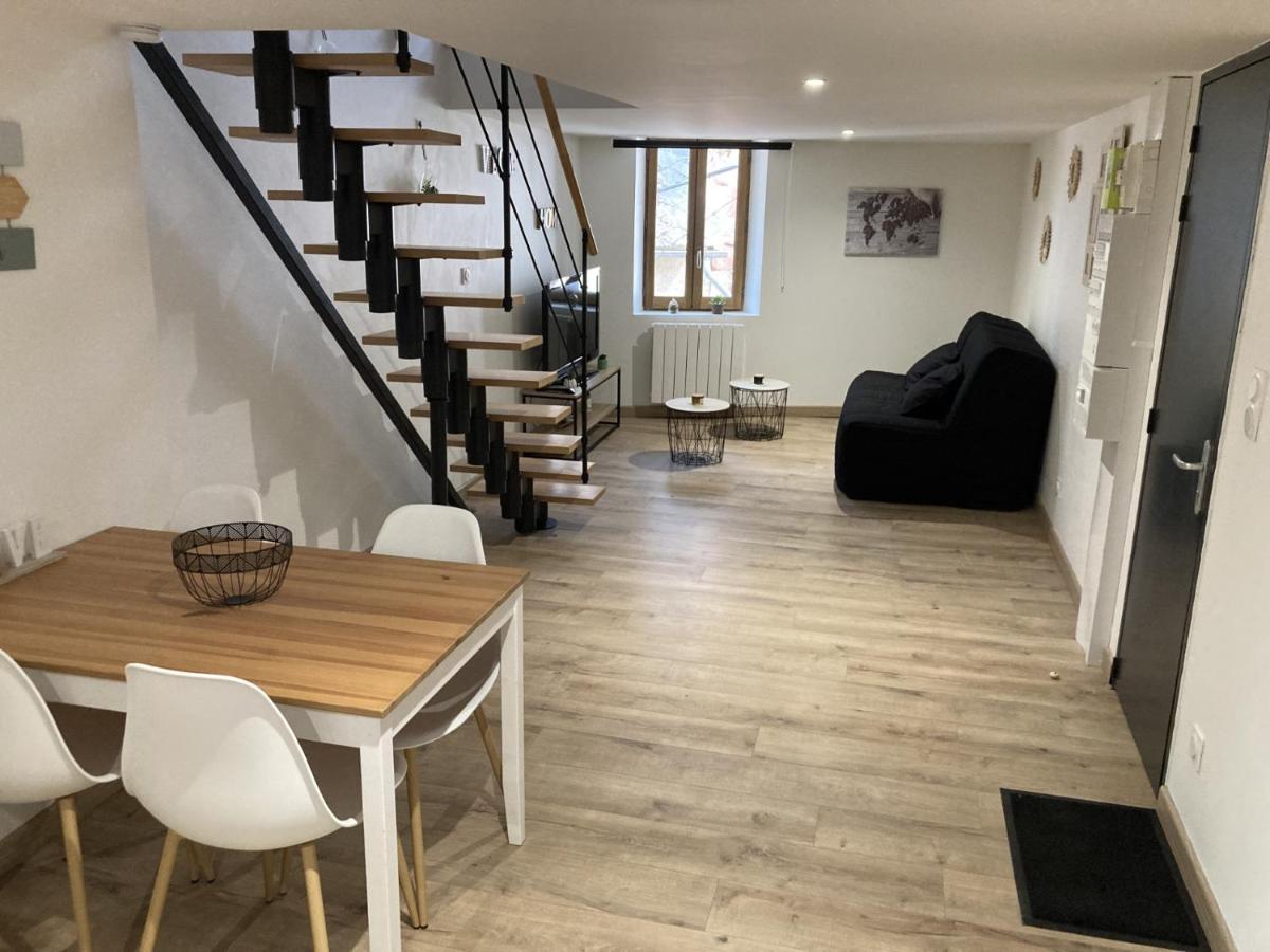Appartement Au Coeur D'Espalion Le Perchoir Du Lot Bagian luar foto